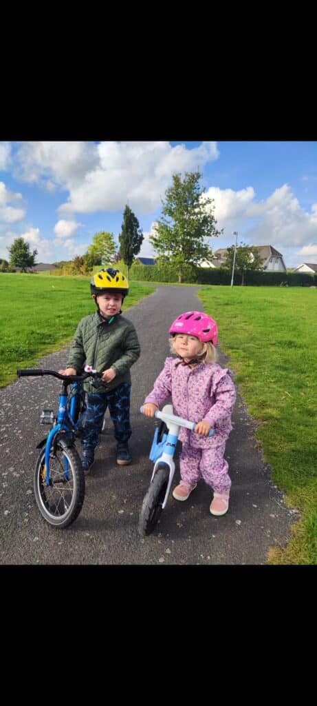 Gogsig Sko Anmeldelse: Luca Og Sofia På Cykeltur Med Deres WilsonSko